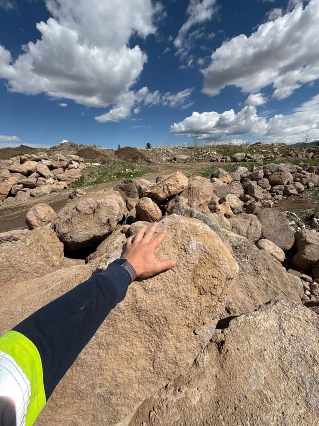 Boulders / Landscaping Rocks