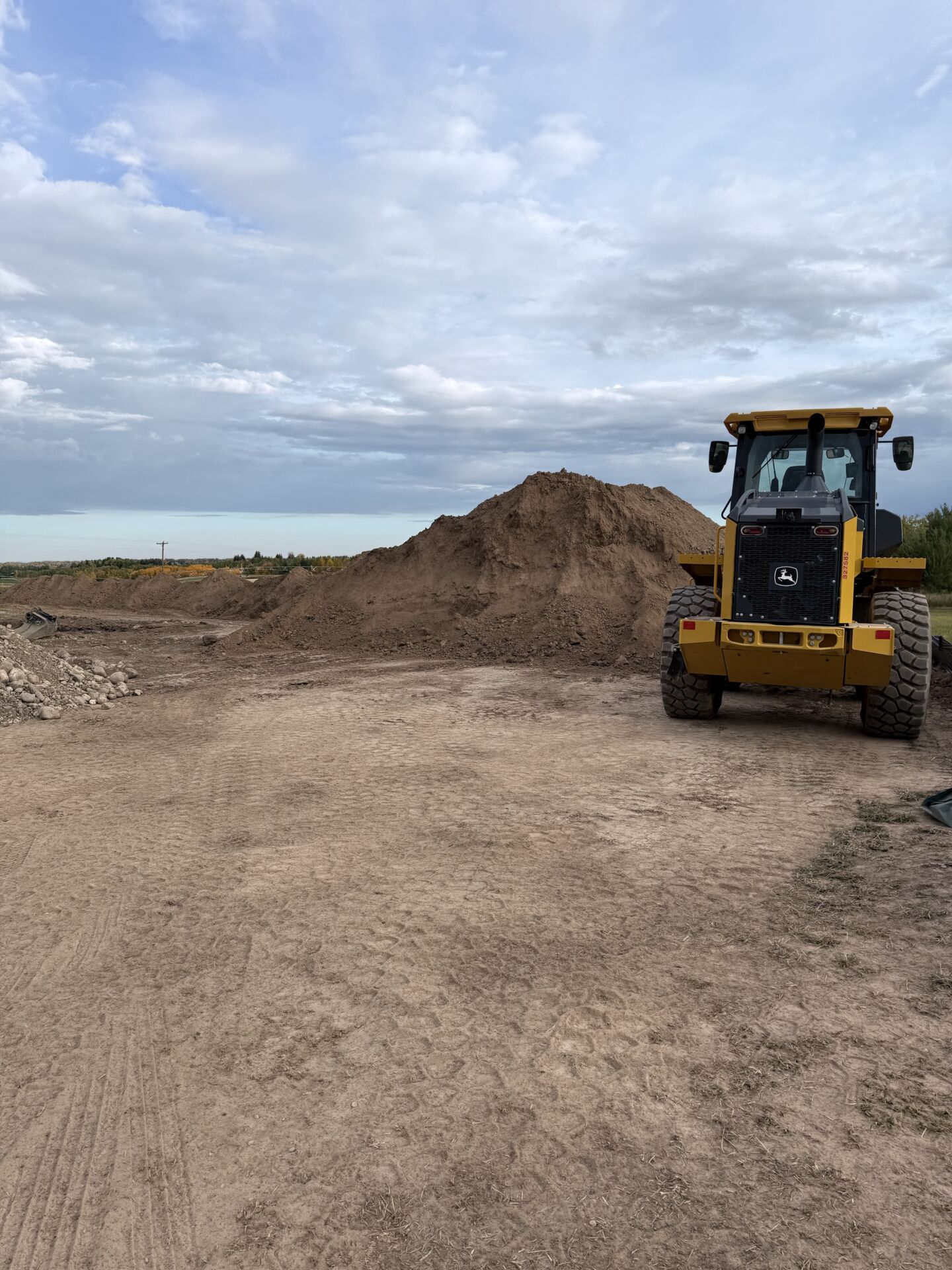 Clean Fill Dirt / Loam / Soil